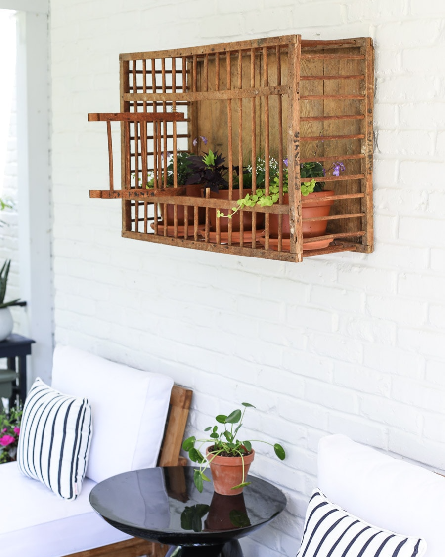 backyard decor ideas chicken crate wall decor